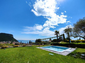 Love Nest with Pool and Lake view